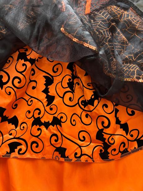 An26/ kostým čarodějka delux - v.cca 4/6 let, 