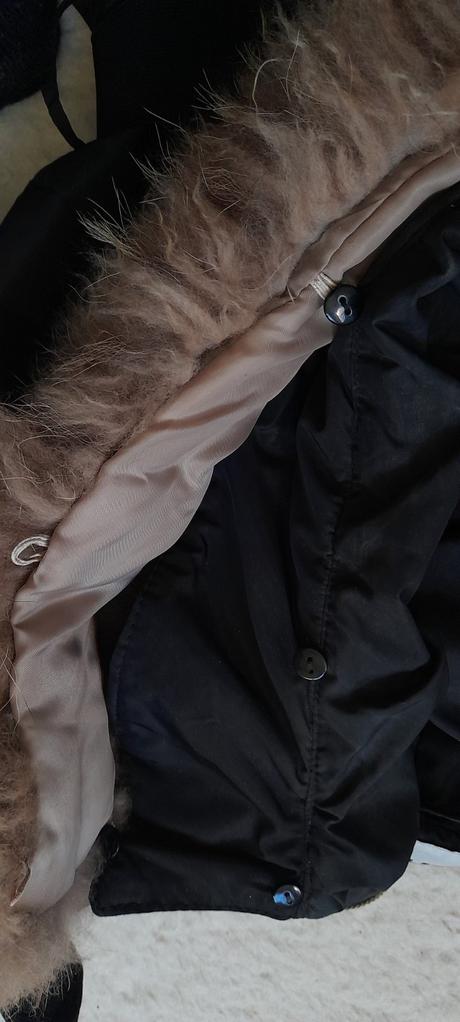 Howeer péřová bunda s páskem kapucí a kožešinou, xl