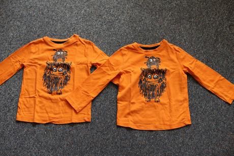 2 oranžová trika, 98