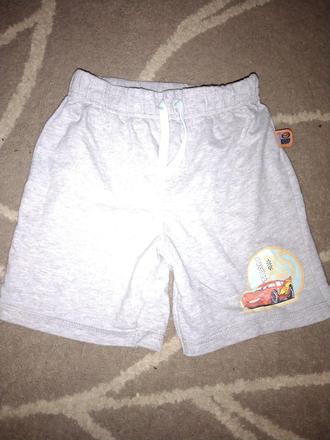 Kraťasy s autem, disney,110