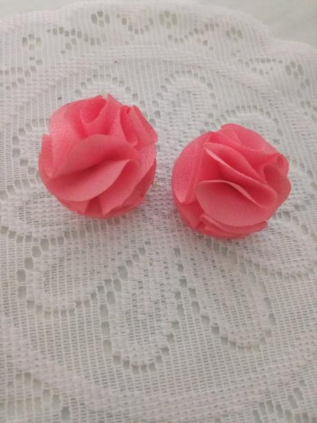 Náušnice bižuterie,