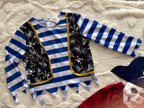 An17/ kostým pirát - v.5/6 let, 