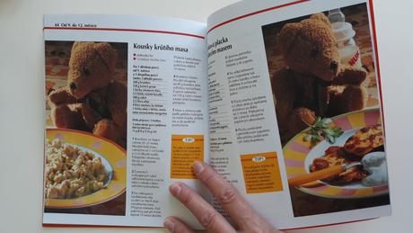 Knížka vaříme pro kojence,