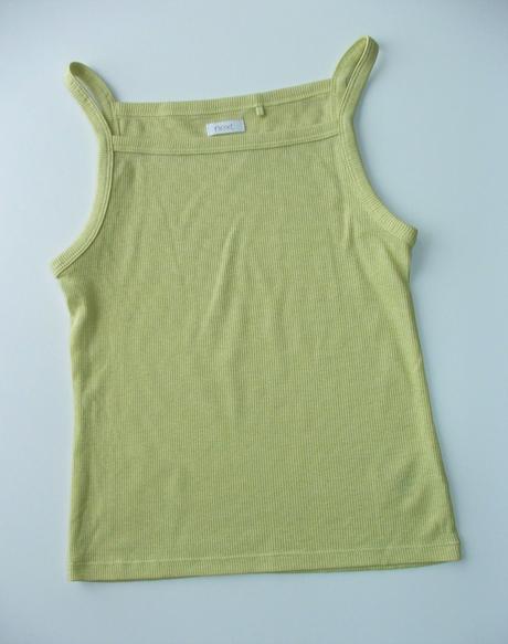 J211 tílko vel. 134, next,134