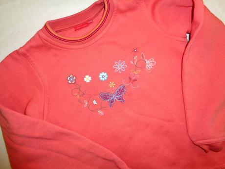 Cihlově červená mikina s motýlkem 122/128, 122