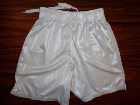 Krásné bílé dresíkové šortky, 128