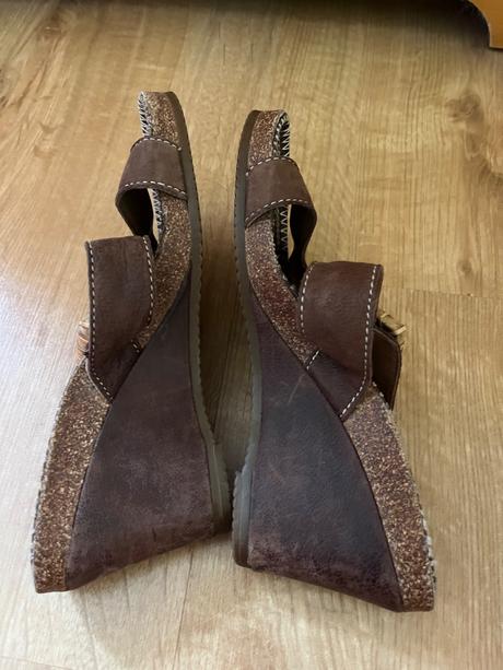Kožené boty na klínu, baťa,37