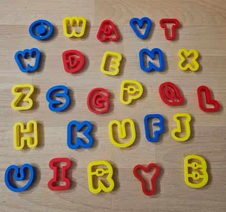 Formičky na modelínu písmenka,