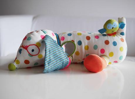 Polštářek pro hru na bříšku, pejsek mamas & papas, 