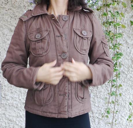 Hneda prosivana bavlnena bunda s kapucou, 34