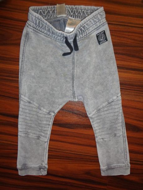 Balíček tepláků pro kluka- devět kusů-velikost 80, 68–80