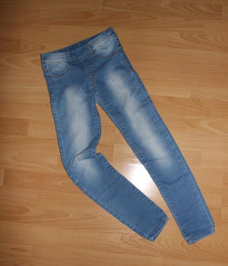Rifle, džíny, slimky, takko,158