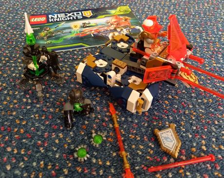 Lego nexo knights 72001 - lance's hover jouster.,