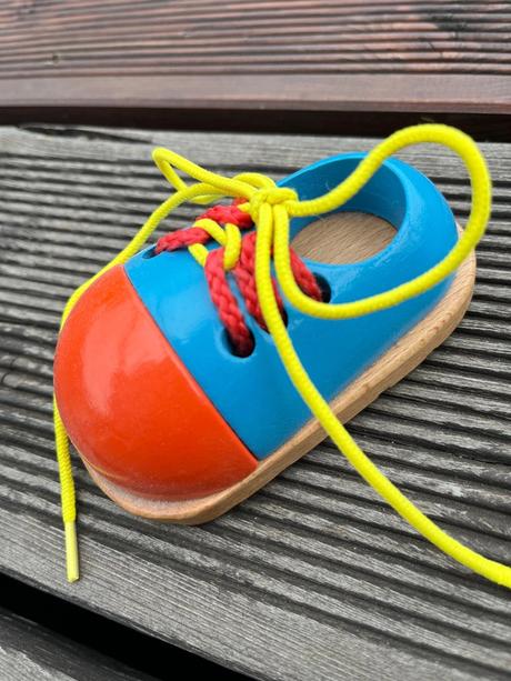 Šněrovací botička, 