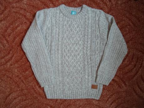 Šedý teplý svetr svetřík, 134
