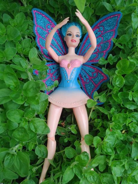 Kůň a koňská stáj a panenka, 