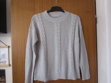 Velmi pěkný sv. šedý bavl. svetr, pěkný vzor, v.l, l