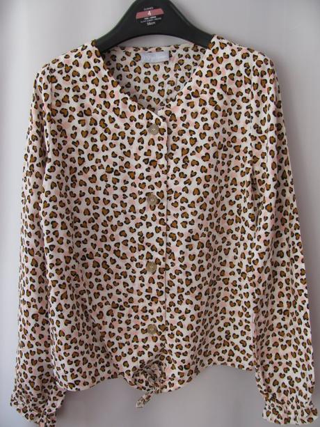 Dívčí halenka, 146