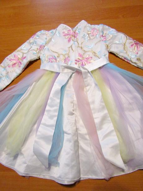 Karnevalový kostým -slavnostní šatičky vel 116-122, 