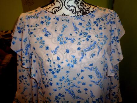 Růžová halenka s modrými kvítky a volány, george,42