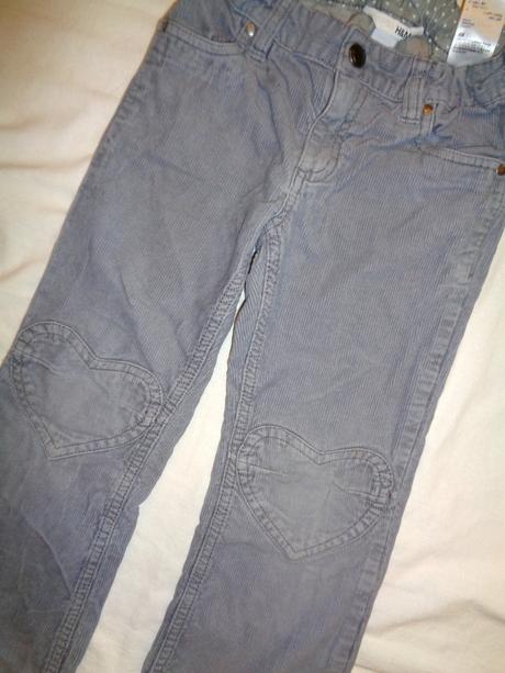 Luxusní šedé manžestráky se srdíčky, h&m,116