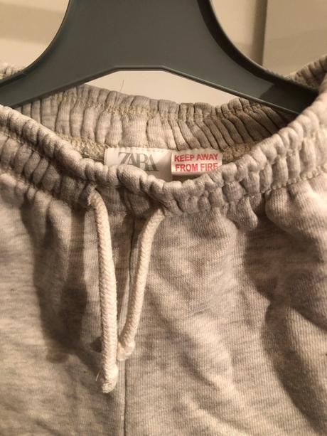 Šedé tepláčky s tkaničkou, 86