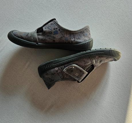 I161	chlapecké papuče baťa vel. 34, baťa,34