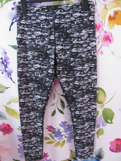 Elastické černo šedé legíny, 40