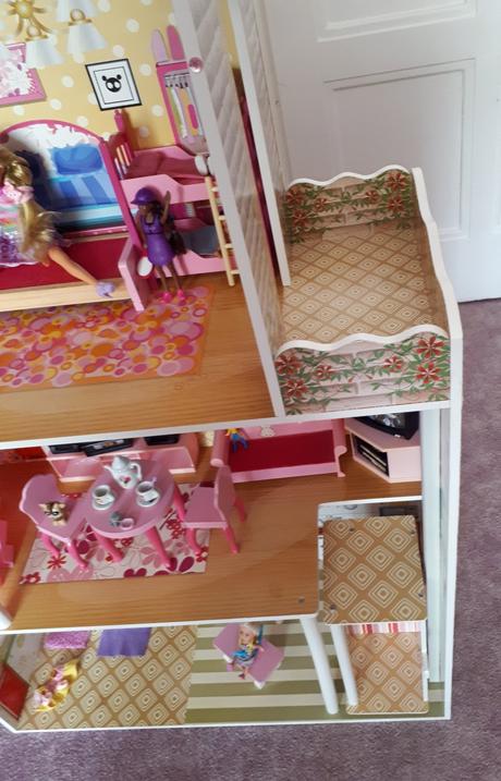 Dřevěný domeček pro panenky s vybavením - v.116cm, 