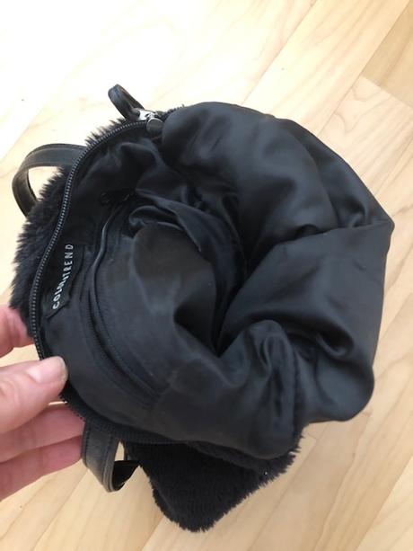 Černá kabelka - chlupatka,
