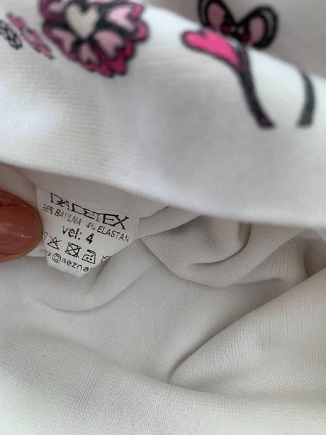 Bavlněná čepička bílá flowers radetex vel. 4 roky, radetex,104