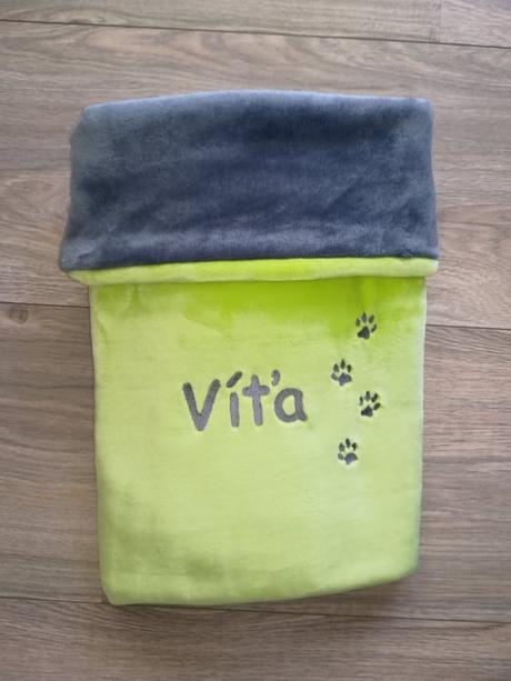 Deka s výšivkou na přání- více barev a obrázků, 