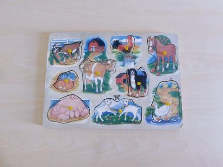 Dřevěná vkládačka se zvířátky,