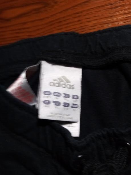Ho80. černé 3/4 adidas tepláky 9-10 let, adidas,140