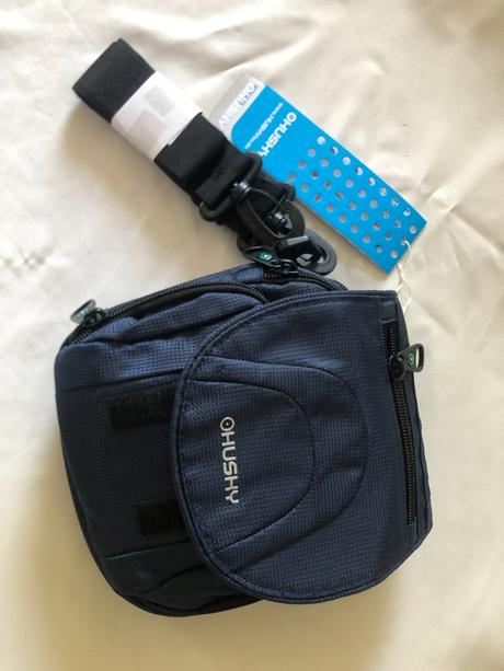 Tmavě modrá husky crossbody,