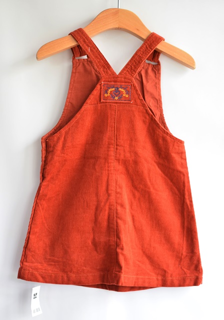 Sukně s laclem vel. 18 - 23 m, st. bernard,92