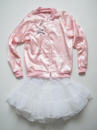 Kostým grase pomáda vel 146,