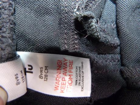 Černé kalhoty s kapsami vel.128, tu,128