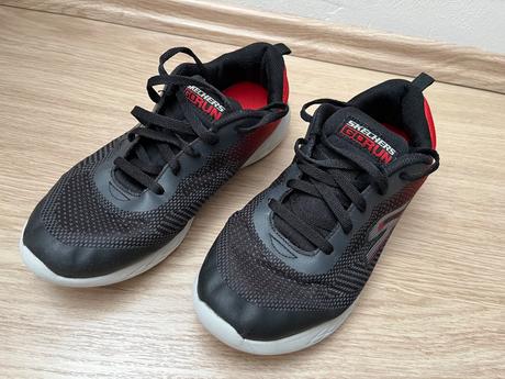 Lehounké tenisky, skechers,39