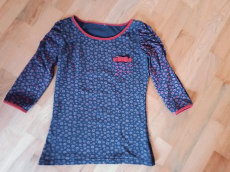 Dvě bavlněné trička, 134