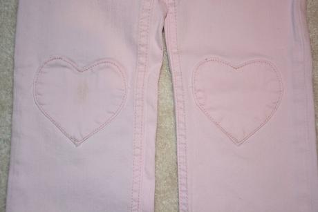 Džíny slimky se srdíčkama na kolenou, gap,104