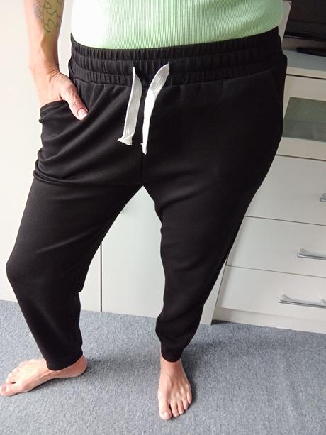 Tepláky černé vel."xl/xxl", xl