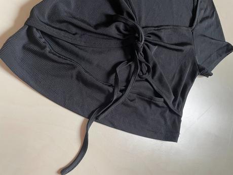 Crop top s průstřihem, vel s, shein, s