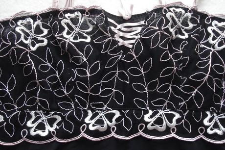 Košilka s výšivkou, miriale,l