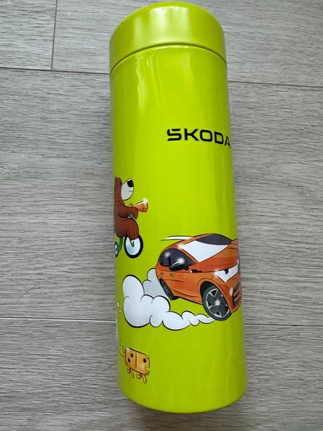 Puzzle škoda v plechové tubě,