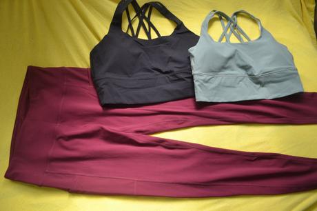 Dámské legíny a 2x sportovní top,v.38-44, 38 / 40 / 42 / 44