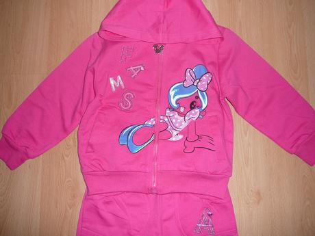 Tepláková souprava se slečnou, 98