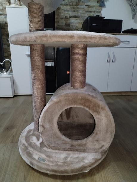 Růžové kočičí škrabadlo a odpočívadlo zánovní,