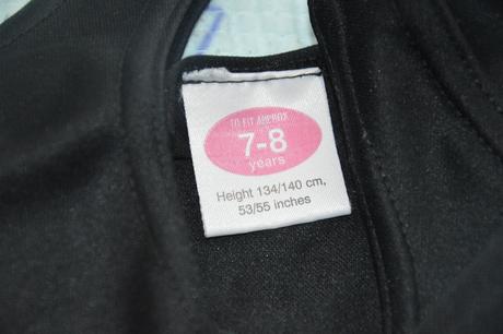 128 134 140 malé černé šaty společenské, 134