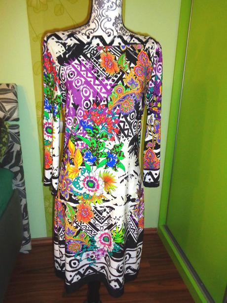 Luxusní květované šaty s lodičkovým výstřihem, 40